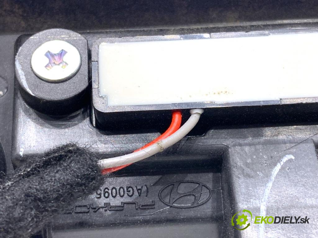 HYUNDAI i30  2024 71 kW 1.5 DPI   (1498 ccm / 71 kW / 97 KM) 1498 Kľučka dverí zad 29111-74400