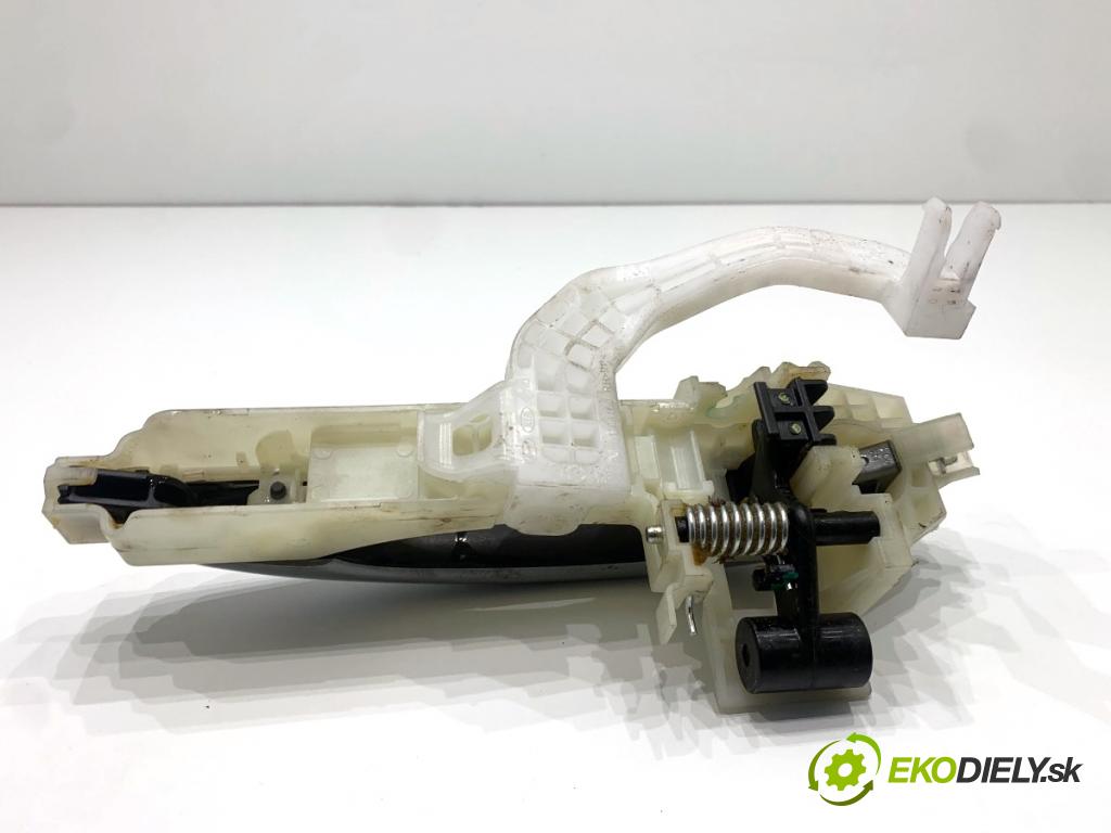 HYUNDAI i30  2024 71 kW 1.5 DPI   (1498 ccm / 71 kW / 97 KM) 1498 klika vnejší pravý zadní část