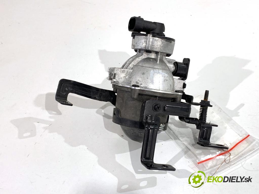 HYUNDAI i30  2024 71 kW 1.5 DPI   (1498 ccm / 71 kW / 97 KM) 1498 hmlové svetlo, hmlovka levý přední část