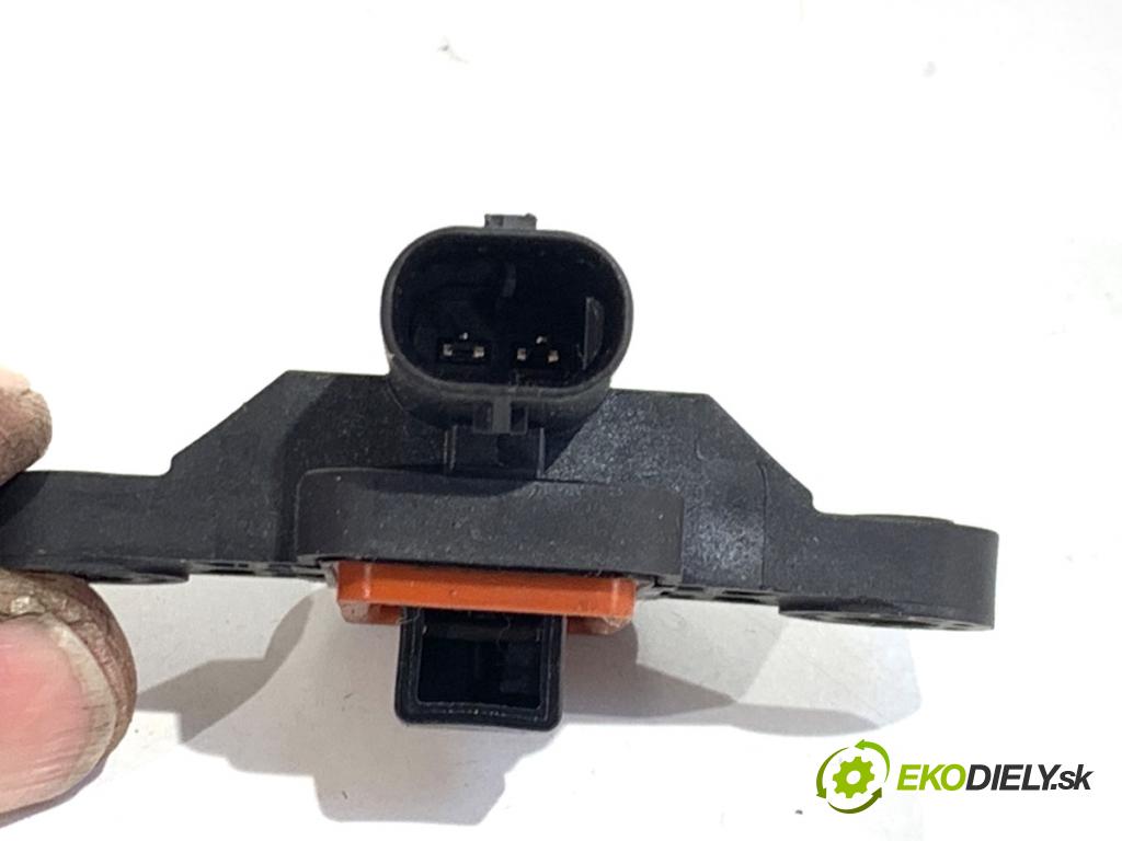 HYUNDAI i30  2024 71 kW 1.5 DPI   (1498 ccm / 71 kW / 97 KM) 1498 Snímač nárazu 95930-CG100 (Snímač nárazu)