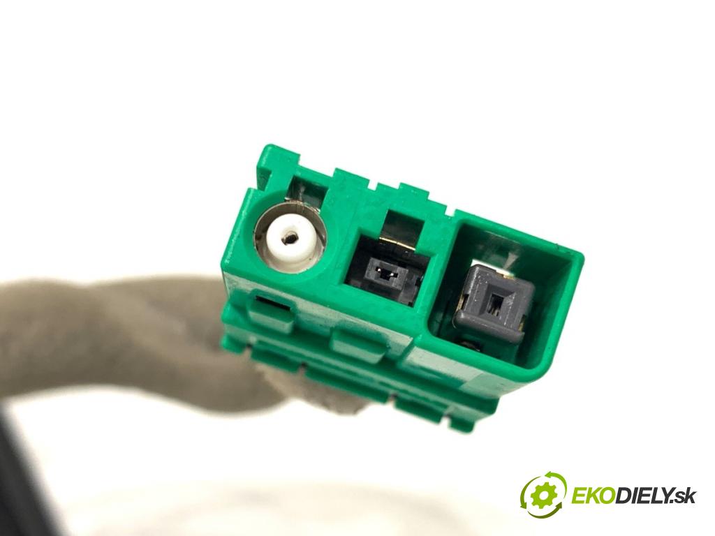 HYUNDAI i30  2024 71 kW 1.5 DPI   (1498 ccm / 71 kW / 97 KM) 1498 ANTENA