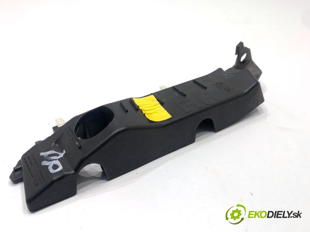 HYUNDAI i30  2024 71 kW 1.5 DPI   (1498 ccm / 71 kW / 97 KM) 1498 úchyt nárazníka pravý přední část 