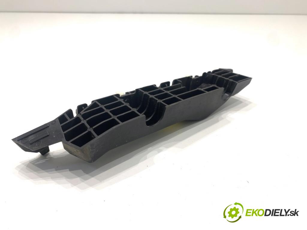 HYUNDAI i30  2024 71 kW 1.5 DPI   (1498 ccm / 71 kW / 97 KM) 1498 Úchyt nárazníka pravy predný