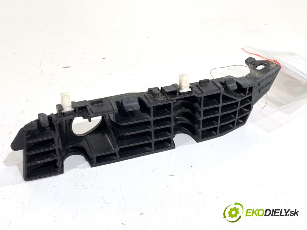 HYUNDAI i30  2024 71 kW 1.5 DPI   (1498 ccm / 71 kW / 97 KM) 1498 úchyt nárazníka levý přední část 86515-G4000