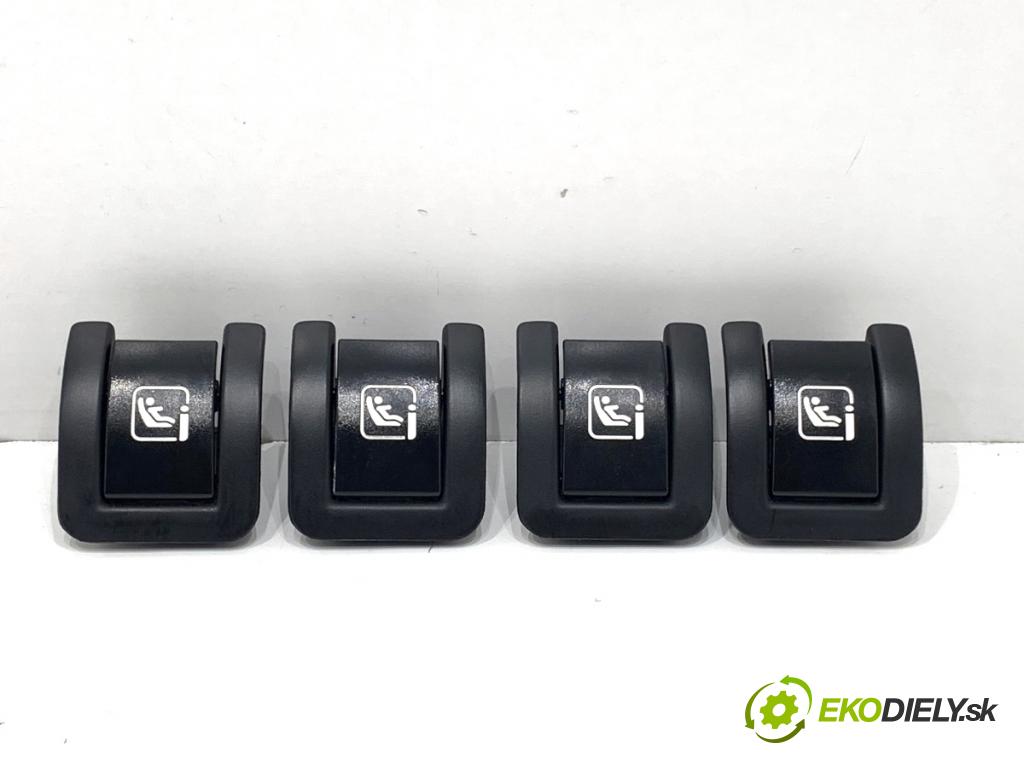 HYUNDAI i30  2024 71 kW 1.5 DPI   (1498 ccm / 71 kW / 97 KM) 1498 uchycení ISOFIX 