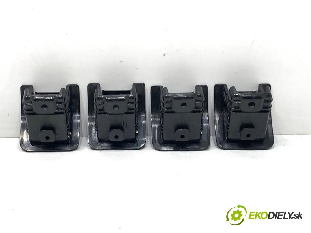 HYUNDAI i30  2024 71 kW 1.5 DPI   (1498 ccm / 71 kW / 97 KM) 1498 Uchytenie ISOFIX