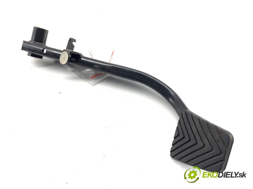 HYUNDAI i30  2024 71 kW 1.5 DPI   (1498 ccm / 71 kW / 97 KM) 1498 pedal brzdy 32800-J7100BB