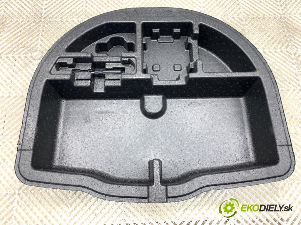 HYUNDAI i30  2024 71 kW 1.5 DPI   (1498 ccm / 71 kW / 97 KM) 1498 vložka kufra polystyrenové 09149-G4900