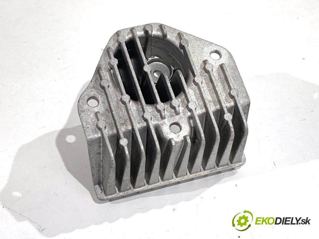 HYUNDAI i30  2024 71 kW 1.5 DPI   (1498 ccm / 71 kW / 97 KM) 1498 Modul LED G492151150