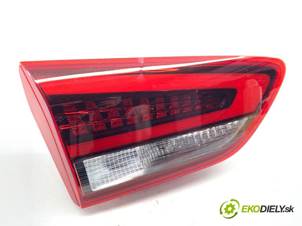 HYUNDAI i30  2024 71 kW 1.5 DPI   (1498 ccm / 71 kW / 97 KM) 1498 světlo levý zadní část vnitřní 92403G4500