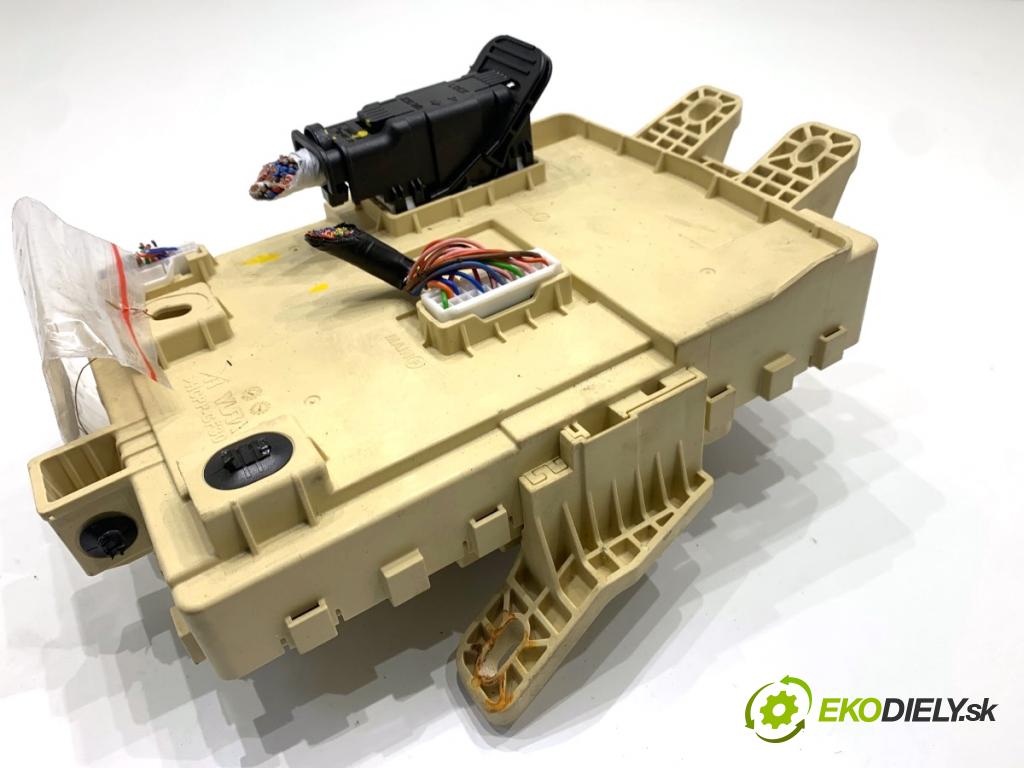 HYUNDAI i30  2024 71 kW 1.5 DPI   (1498 ccm / 71 kW / 97 KM) 1498 skříňka poistková 91951-G4671 (Pojistková skříňka)