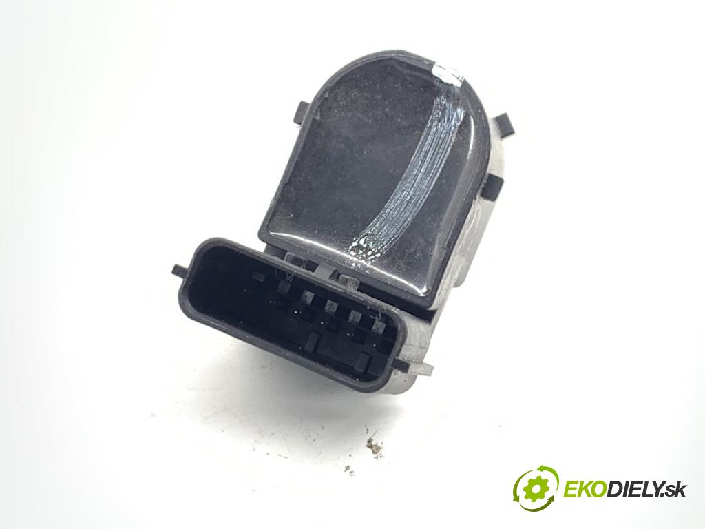 HYUNDAI i30  2024 71 kW 1.5 DPI   (1498 ccm / 71 kW / 97 KM) 1498 snímač PDC 99310-D2300