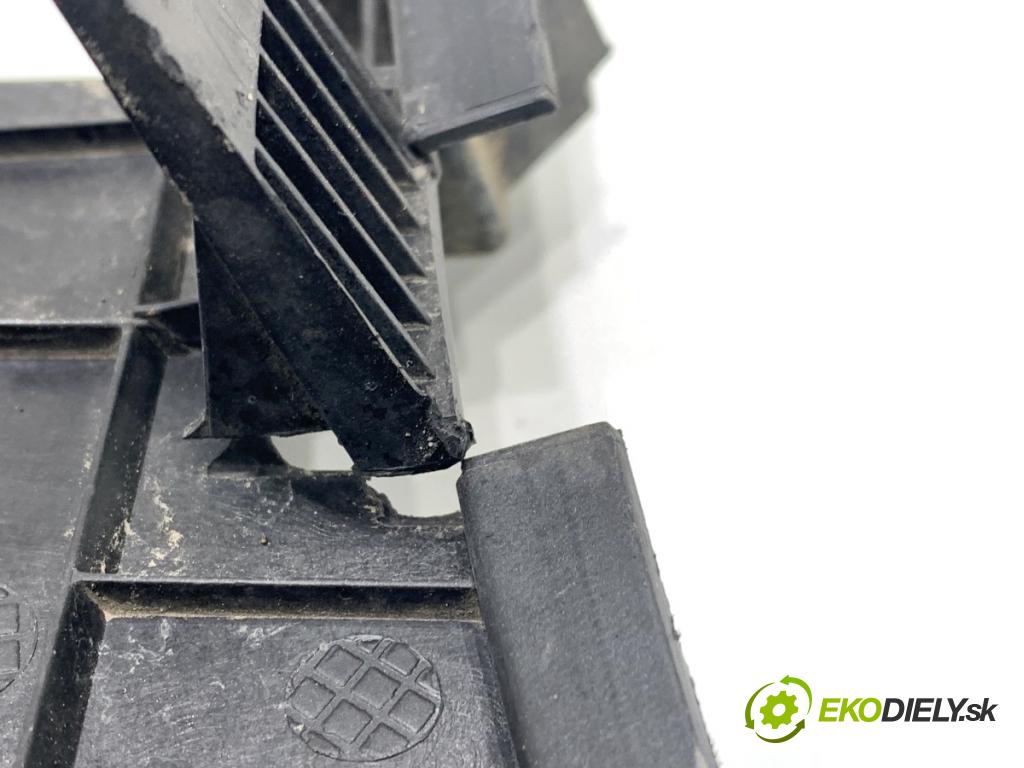 HYUNDAI i30  2024 71 kW 1.5 DPI   (1498 ccm / 71 kW / 97 KM) 1498 volant vzduchu 86567-G4900