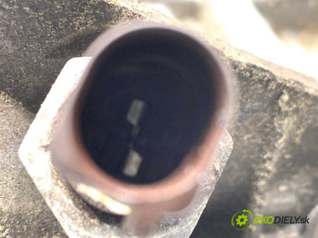 AUDI A3 8V sedan 2016 140 kW 2.0 TFSI quattro 1984 Obal filtra oleja 06L903143D (Obal olejového filtra)