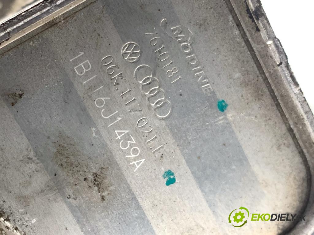 AUDI A3 8V sedan 2016 140 kW 2.0 TFSI quattro 1984 Obal filtra oleja 06L903143D (Obal olejového filtra)