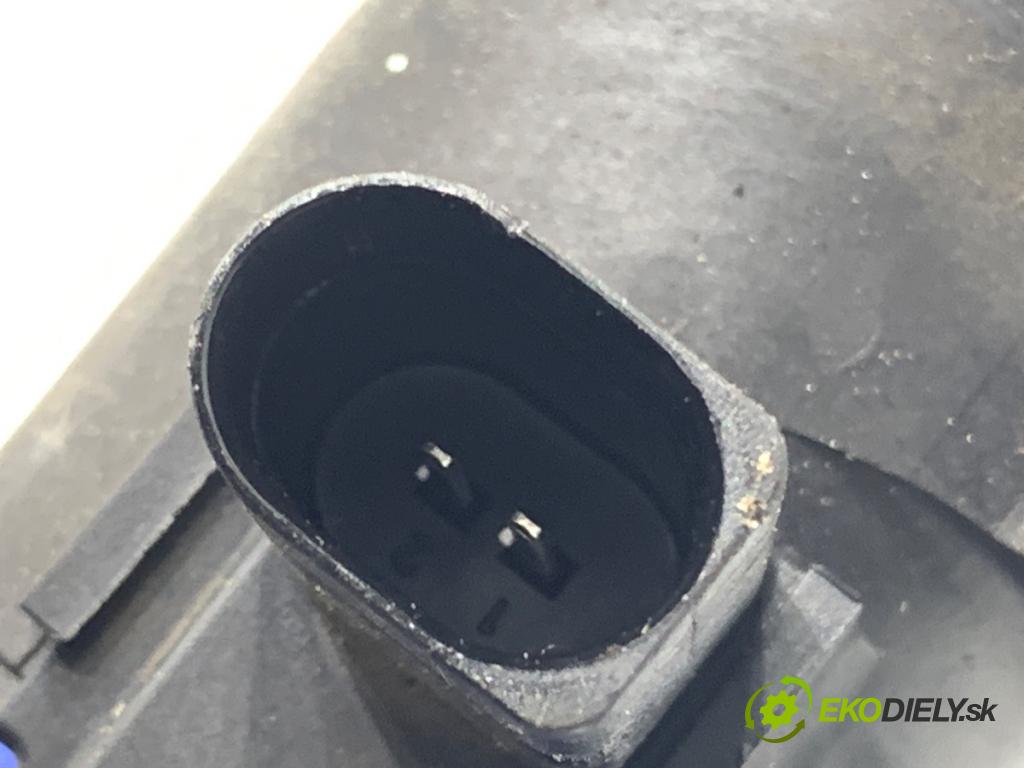 AUDI A3 8V sedan 2016 140 kW 2.0 TFSI quattro 1984 DALŠÍ: pumpa vody 5Q0122096K (Vodní pumpa)