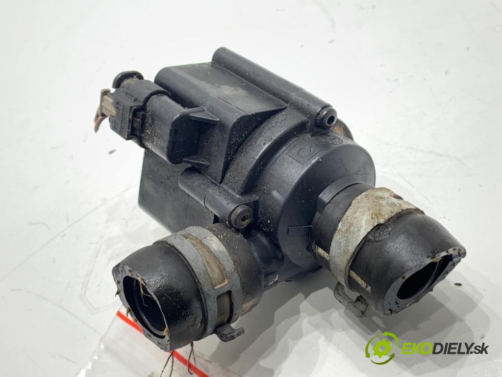 AUDI A3 8V sedan 2016 140 kW 2.0 TFSI quattro 1984 DALŠÍ: Pumpa vody 5Q0965561B (Vodná pumpa)