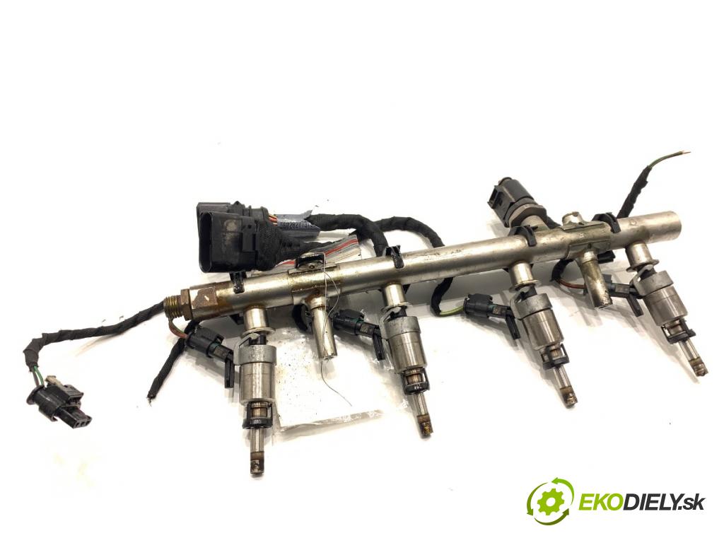 AUDI A3 8V sedan 2016 140 kW 2.0 TFSI quattro 1984 Lišta vstrekovacia INJEKCIA: 06K133317G