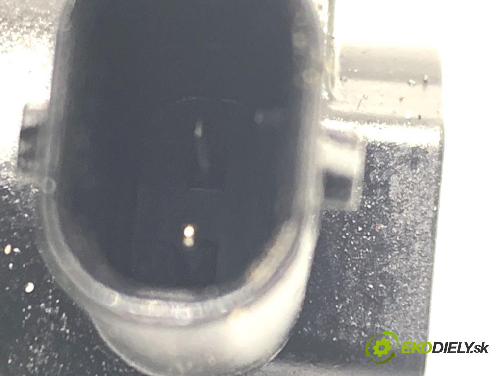 MERCEDES-BENZ CLA coupe coupe 2014 155 kW CLA 250 4-matic (117.346) 1991 Ventil tlaku 700782160 (Ventil)