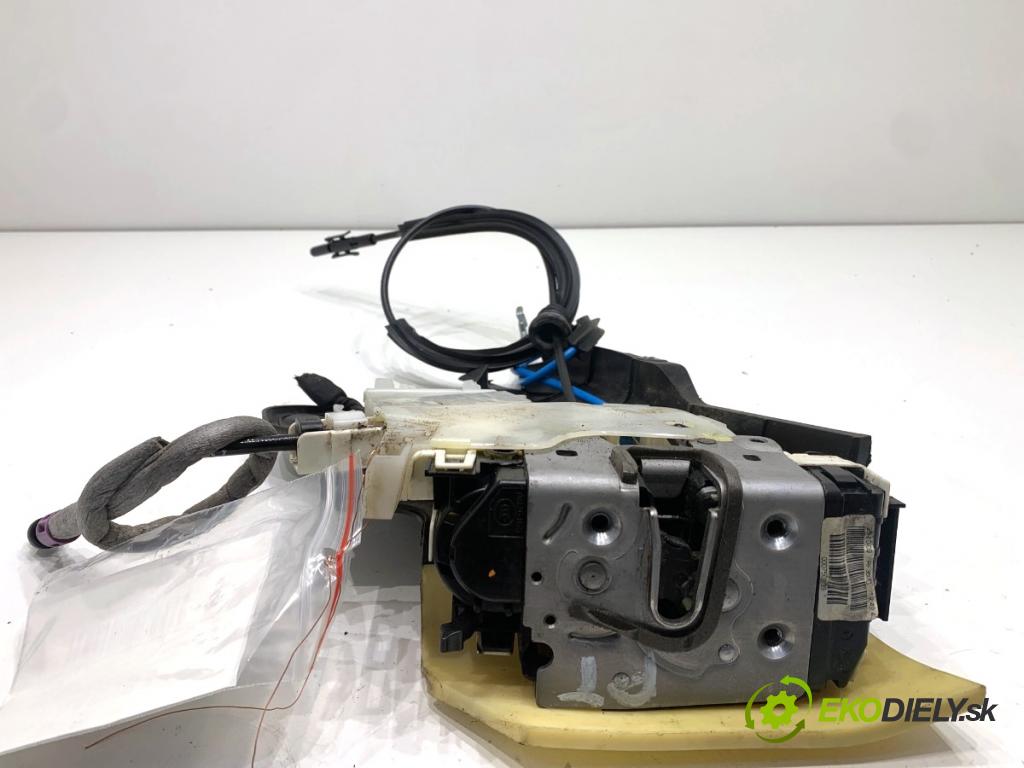 MERCEDES-BENZ S212 Kombi 2010 170 kW E 350 CDI 4-matic (212.289) 2987 zámok Dvere pravy zad 