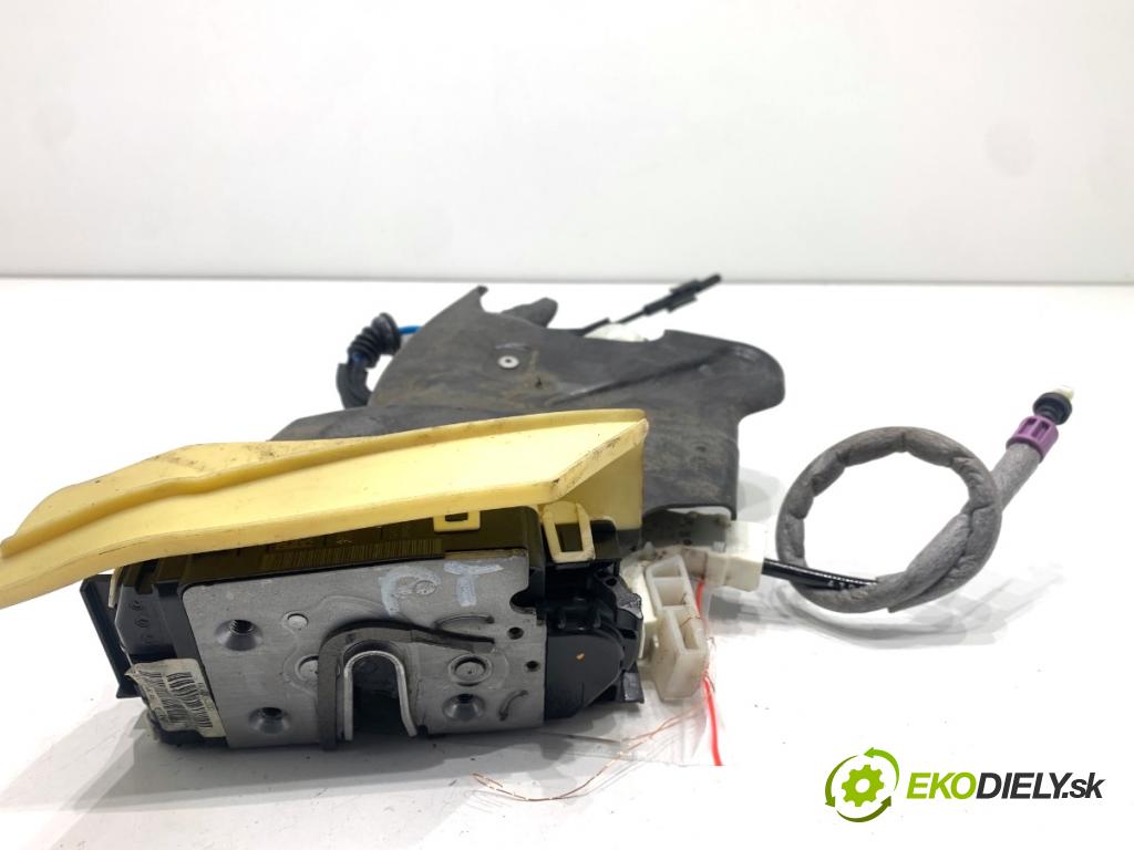 MERCEDES-BENZ S212 Kombi 2010 170 kW E 350 CDI 4-matic (212.289) 2987 zámok Dvere pravy zad