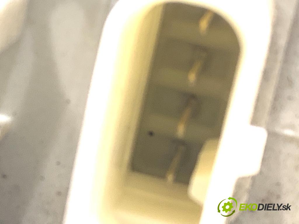 MERCEDES-BENZ S212 Kombi 2010 170 kW E 350 CDI 4-matic (212.289) 2987 zámok Dvere ľavy zad