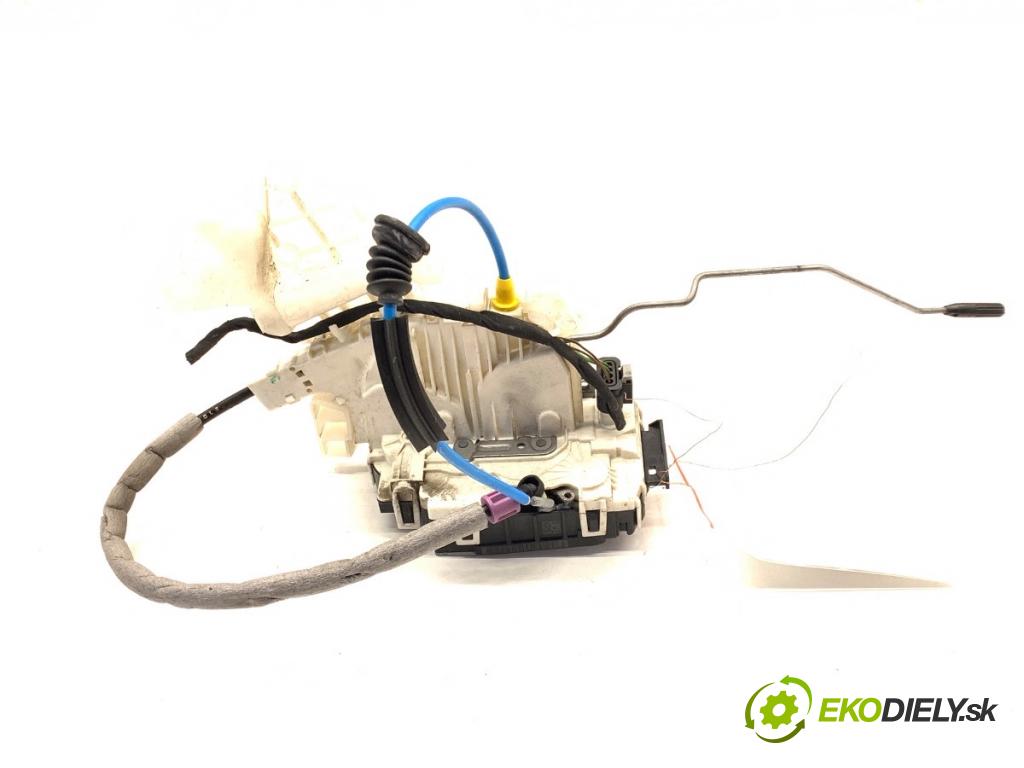 MERCEDES-BENZ S212 Kombi 2010 170 kW E 350 CDI 4-matic (212.289) 2987 zámok dveře levý přední část A2047201535