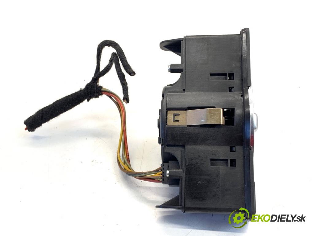 MERCEDES-BENZ S212 Kombi 2010 170 kW E 350 CDI 4-matic (212.289) 2987 Spínač svetiel