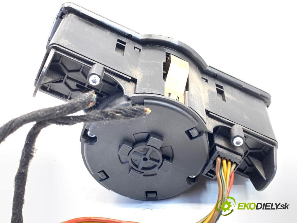 MERCEDES-BENZ S212 Kombi 2010 170 kW E 350 CDI 4-matic (212.289) 2987 Spínač svetiel