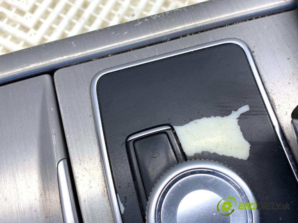 MERCEDES-BENZ S212 Kombi 2010 170 kW E 350 CDI 4-matic (212.289) 2987 Tunel středový  (Středový tunel)