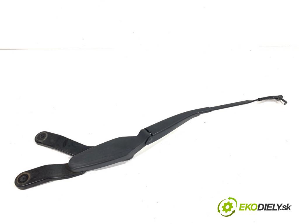 MERCEDES-BENZ S212 Kombi 2010 170 kW E 350 CDI 4-matic (212.289) 2987 ramena stěrače pravý přední část A2128200944