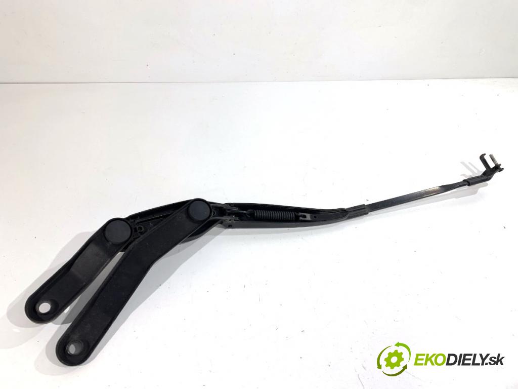 MERCEDES-BENZ S212 Kombi 2010 170 kW E 350 CDI 4-matic (212.289) 2987 ramena stěrače pravý přední část A2128200944