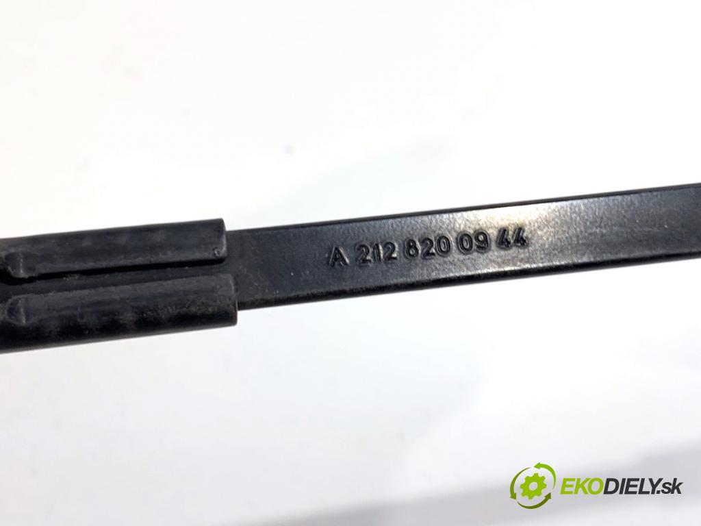 MERCEDES-BENZ S212 Kombi 2010 170 kW E 350 CDI 4-matic (212.289) 2987 ramena stěrače pravý přední část A2128200944