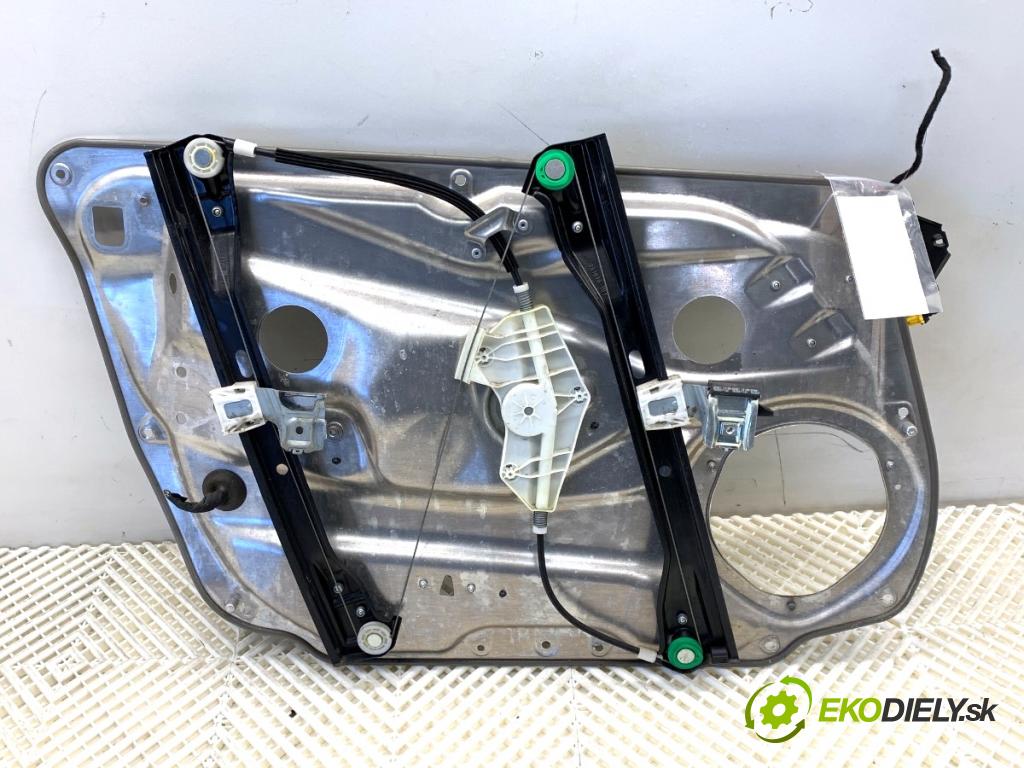 MERCEDES-BENZ S212 Kombi 2010 170 kW E 350 CDI 4-matic (212.289) 2987 mechanismus okna pravý přední část A2128200302