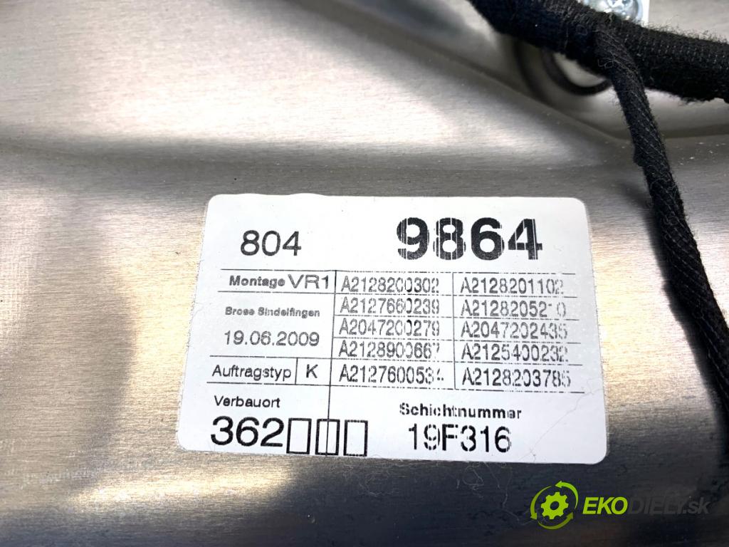 MERCEDES-BENZ S212 Kombi 2010 170 kW E 350 CDI 4-matic (212.289) 2987 mechanismus okna pravý přední část A2128200302