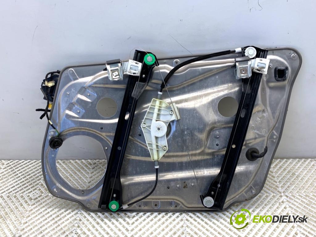 MERCEDES-BENZ S212 Kombi 2010 170 kW E 350 CDI 4-matic (212.289) 2987 mechanismus okna levý přední část A2128201102