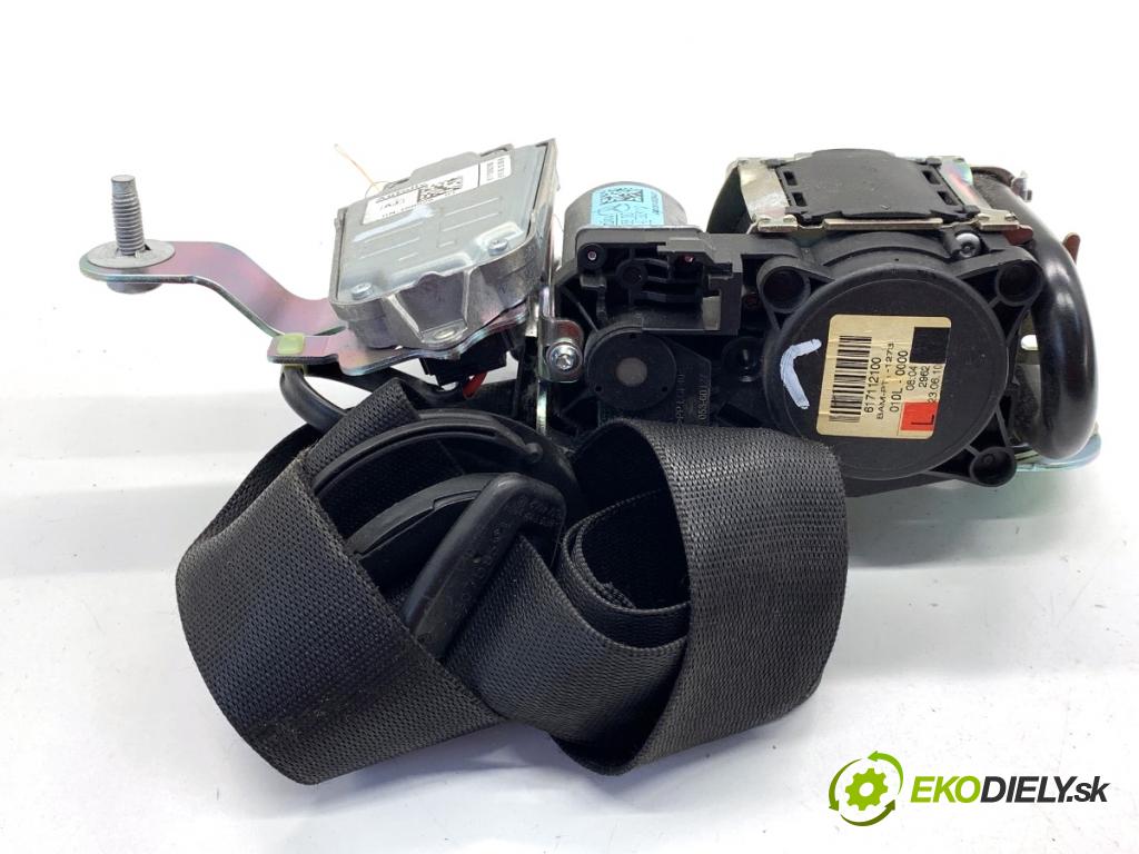 MERCEDES-BENZ S212 Kombi 2010 170 kW E 350 CDI 4-matic (212.289) 2987 držák bezpečnost levý přední část 