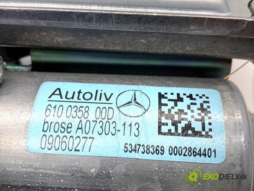 MERCEDES-BENZ S212 Kombi 2010 170 kW E 350 CDI 4-matic (212.289) 2987 držák bezpečnost levý přední část