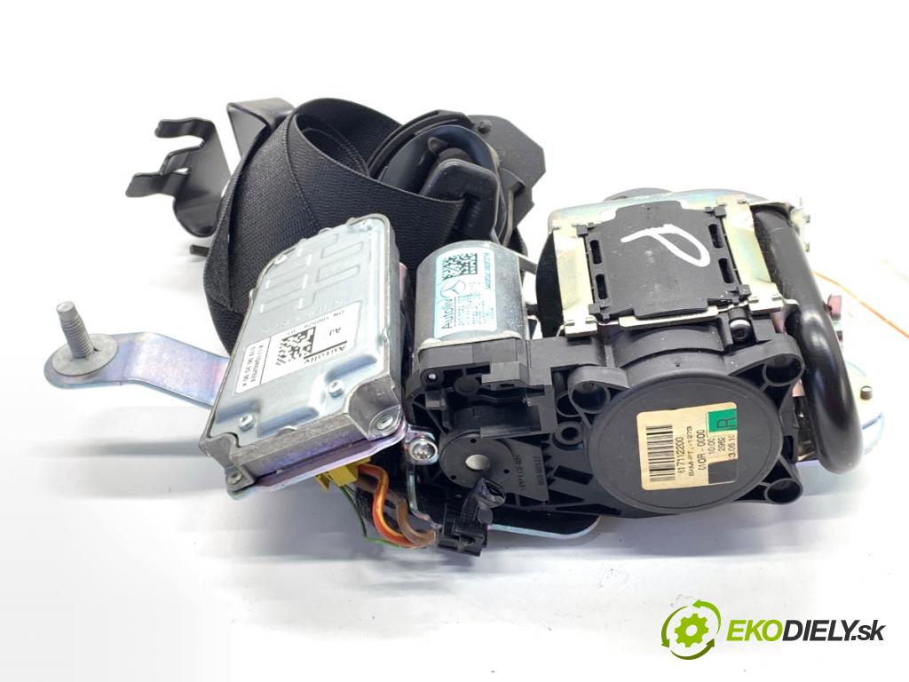 MERCEDES-BENZ S212 Kombi 2010 170 kW E 350 CDI 4-matic (212.289) 2987 držák bezpečnost pravý přední část