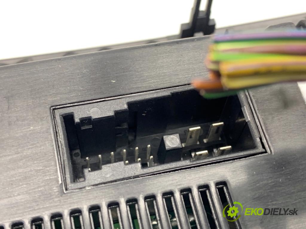 MERCEDES-BENZ S212 Kombi 2010 170 kW E 350 CDI 4-matic (212.289) 2987 Panel ovládania kúrenia A2129004607 (Prepínacie páčky pod volantom)