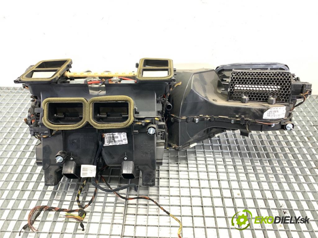 MERCEDES-BENZ S212 Kombi 2010 170 kW E 350 CDI 4-matic (212.289) 2987 Výhrevné teleso, radiátor kúrenia A2128302560 (Radiátor kúrenia)