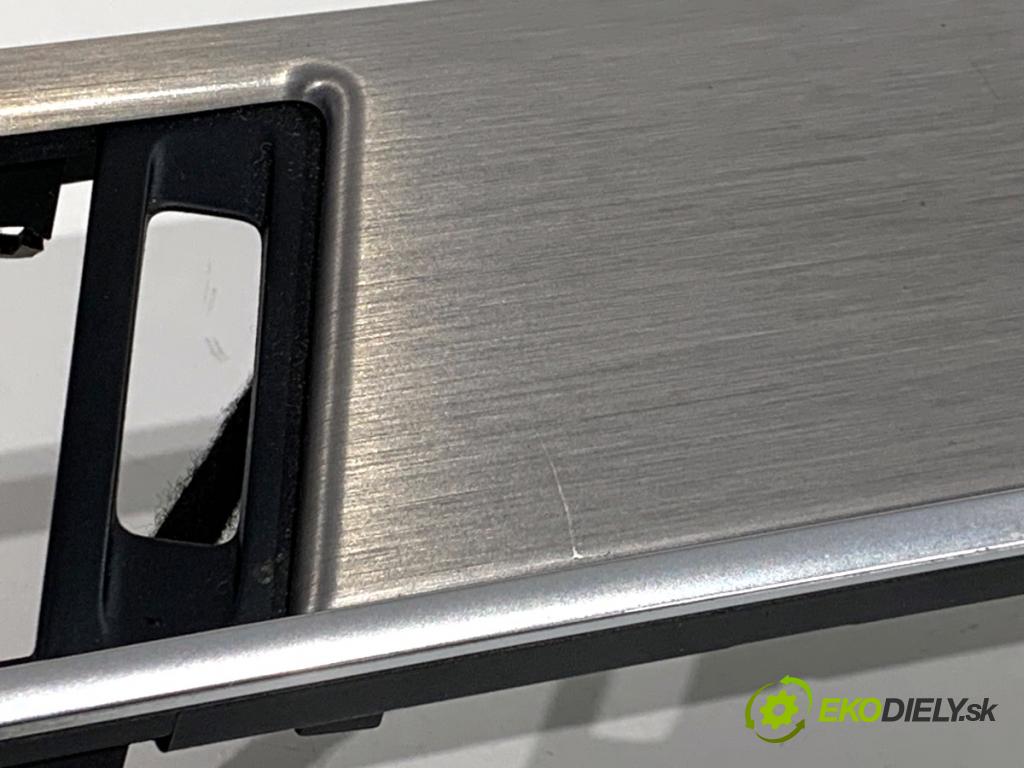 MERCEDES-BENZ S212 Kombi 2010 170 kW E 350 CDI 4-matic (212.289) 2987 lišty kryt A2126802071 A2128300154 (Lišta)