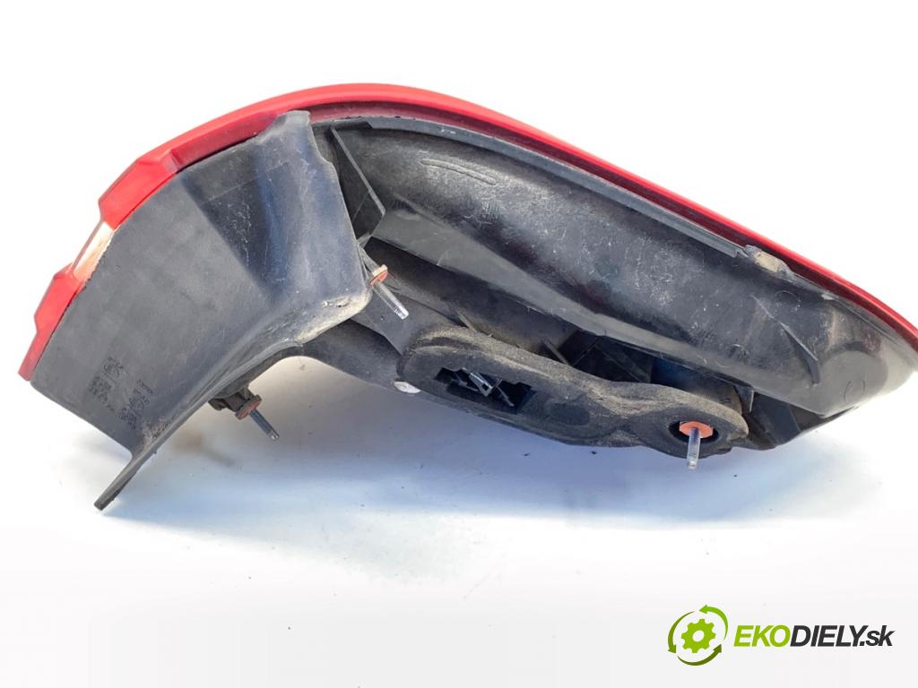 MERCEDES-BENZ S212 Kombi 2010 170 kW E 350 CDI 4-matic (212.289) 2987 světlo levý zadní část