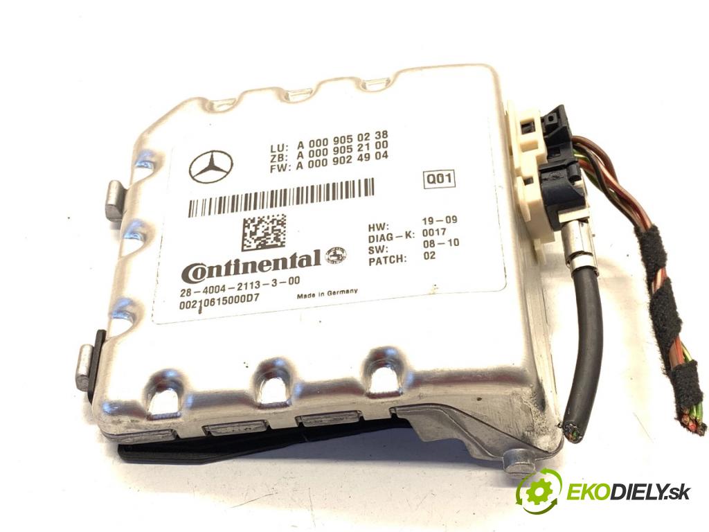 MERCEDES-BENZ S212 Kombi 2010 170 kW E 350 CDI 4-matic (212.289) 2987 KAMERA okna prednej A0009050238