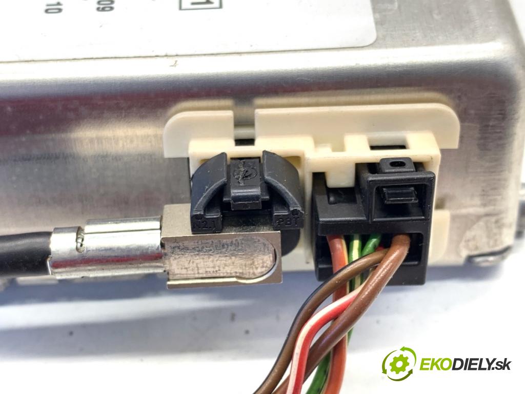 MERCEDES-BENZ S212 Kombi 2010 170 kW E 350 CDI 4-matic (212.289) 2987 KAMERA okna prednej A0009050238