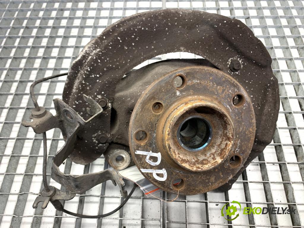 BMW F31 Kombi 2014 135 kW 320 d xDrive 1995 náboj pravy predný 