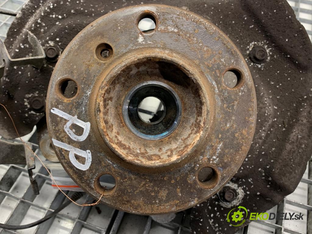 BMW F31 Kombi 2014 135 kW 320 d xDrive 1995 náboj pravý přední část