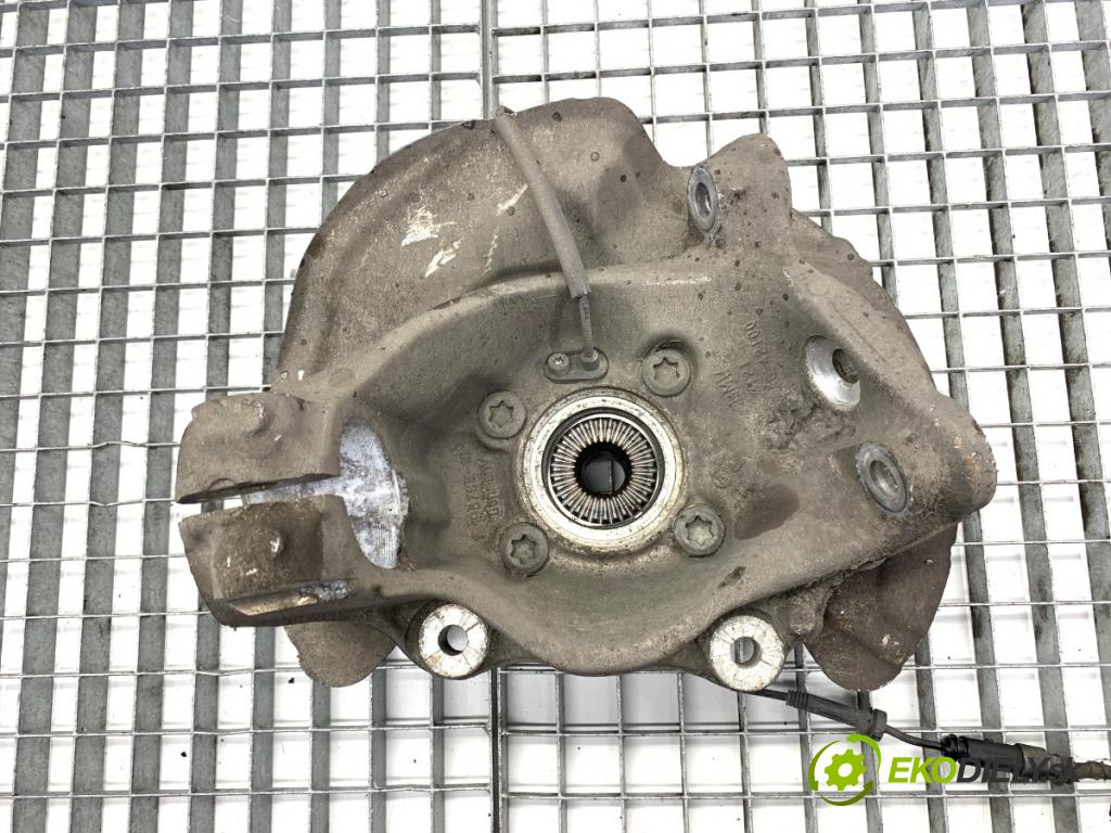 BMW F31 Kombi 2014 135 kW 320 d xDrive 1995 náboj levý přední část