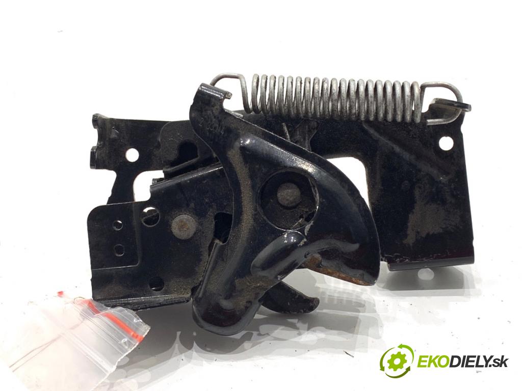 BMW F31 Kombi 2014 135 kW 320 d xDrive 1995 zámok kapoty predný 