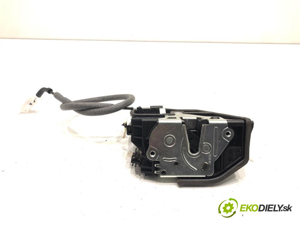 BMW F31 Kombi 2014 135 kW 320 d xDrive 1995 zámok Dvere pravy predný 7229458